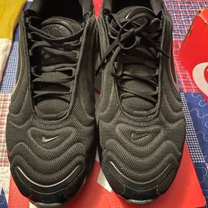 Nike air max 720 black sz 11.5